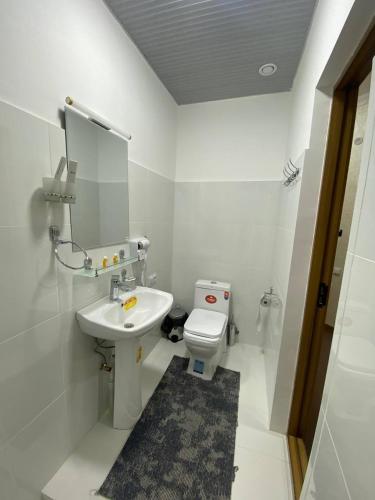 Ένα μπάνιο στο HOTEL KARVON SHAHRISABZ