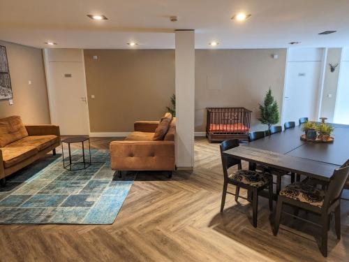 Χώρος καθιστικού στο Apartment Gruppe Rothaarsteig - 2 Wohneinheiten by Interhome