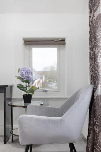 Гостиная зона в Modern city centre studio apartment!