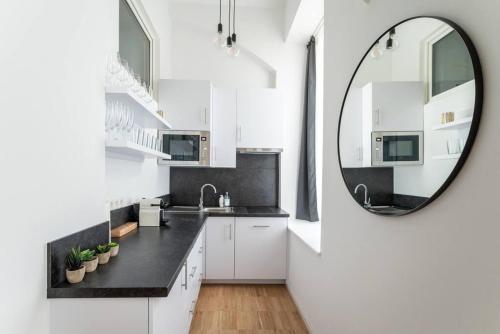 Family 2BR Oasis Steps from City by HM