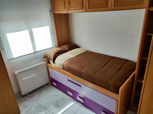 Piso céntrico y tranquilo tesisinde bir ranza yatağı veya ranza yatakları