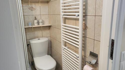 Ένα μπάνιο στο Eirini Home