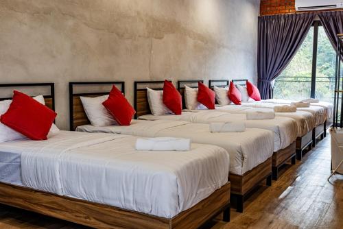 Postel nebo postele na pokoji v ubytování Sebayu Retreat Gopeng