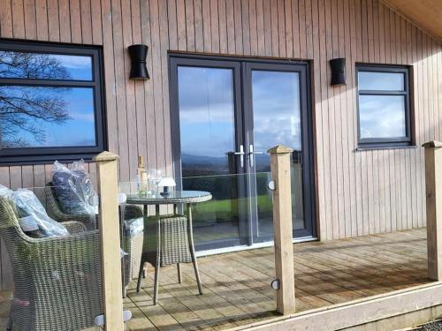 Balkoni atau teres di White O'Morn Cabin