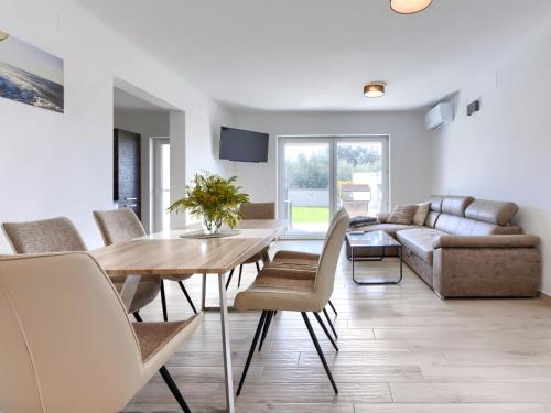 Apartment Villa Galici-4 by Interhome