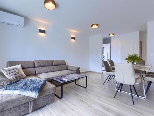 Apartment Villa Galici-4 by Interhome