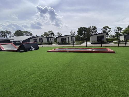 Taman di luar Holiday Home Dijkzicht by Interhome