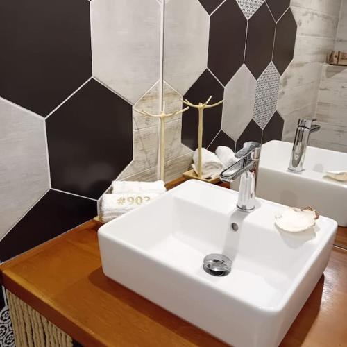 Un baño de Ma place au Soleil, l'Escapade romantique