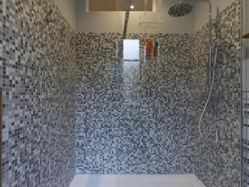 Bilik mandi di Holiday Home Riana by Interhome