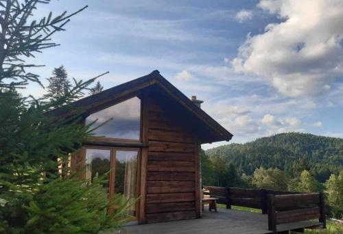 Pod dobrym adresem-domek na łące