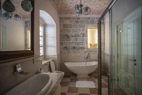 Olea Apartments in a Historic 17th Century Palace Perast photo 3