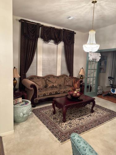 Χώρος καθιστικού στο Unwind and Relax 4 Bedroom Stay
