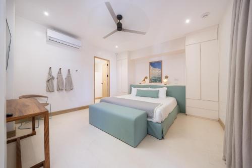 Katil atau katil-katil dalam bilik di Beach, Oceanfront 2BR, 2BA Condo in Las Catalinas - Plaza Mercado 12