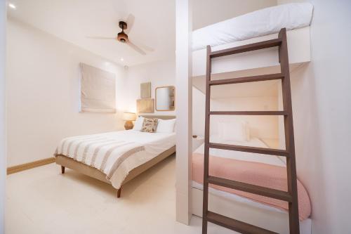 Cama o camas de una habitación en Beach, Oceanfront 2BR, 2BA Condo in Las Catalinas - Plaza Mercado 12
