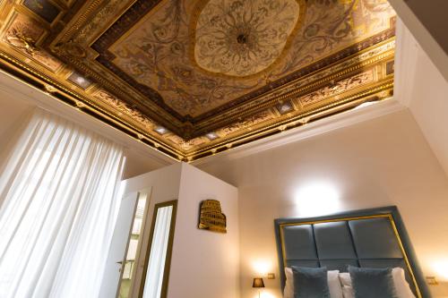 Cavour LR Collection