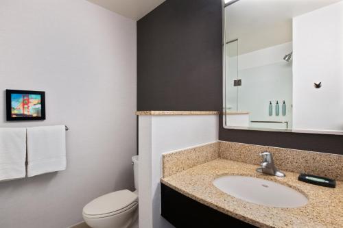 Courtyard by Marriott San Jose North/ Silicon Valley Image