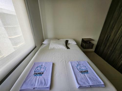 Denier House Altos de Berlin - PARQUE DEPORTIVOにあるベッド