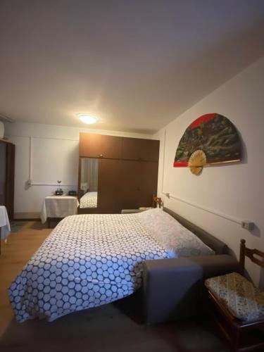 - une chambre avec un lit dans l'établissement Summer's House, à Castelfranco Veneto