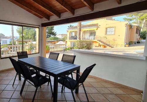 Villa los Agaves Javea piscina y barbacoa