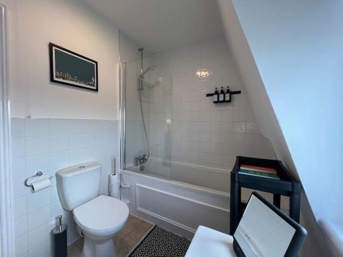 Pimlico - Central London with City Views tesisinde bir banyo