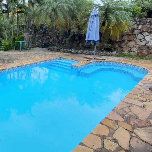 בריכת השחייה שנמצאת ב-Cabaña Las Palmeras או באזור