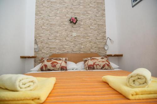 Apartments by the sea Milna, Hvar - 22619