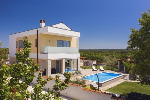 Family friendly house with a swimming pool Barbariga, Fazana - 22763