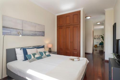 Apartamento do Carmo by an island apart