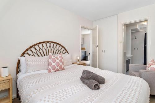 2 Cute Cunningham Close To Subiaco - Sleeps 2 객실 침대