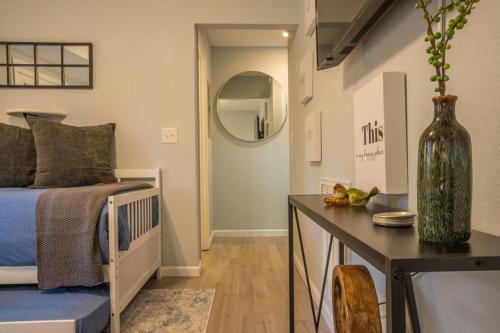 Χώρος καθιστικού στο Sasquatch Lodge CDE Sleeps 35