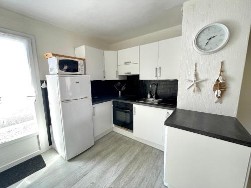 Photo de la galerie de l'établissement Maison 3 pièces avec piscine chauffée & tennis, proche mer - FR-1-231-298, à Bretignolles-sur-Mer