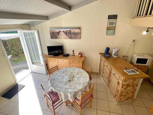 Photo de la galerie de l'établissement Maison T2 proche mer, piscine chauffée et tennis - FR-1-231-312, à Bretignolles-sur-Mer