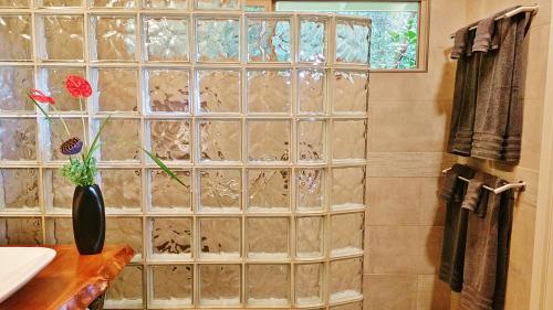 Un baño de Sequoia Beach Dreamery