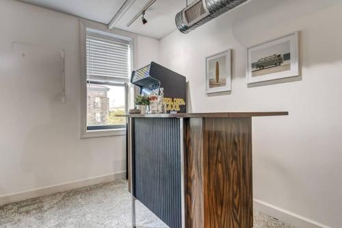 Dapur atau dapur kecil di Lovely 2-Bedroom Unit in Springfield