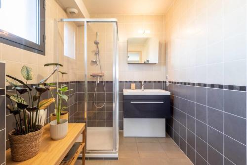 VIRAYA - Comfortable flat a stone's throw from the lake