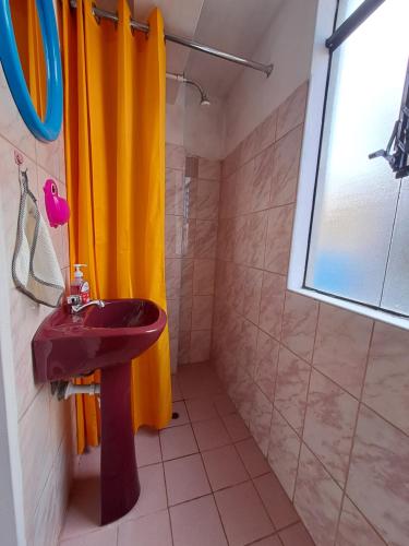 Ett badrum på Departamento Las Malvinas Puno