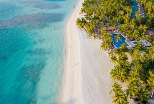 Meeru Maldives Resort Island — Pool view