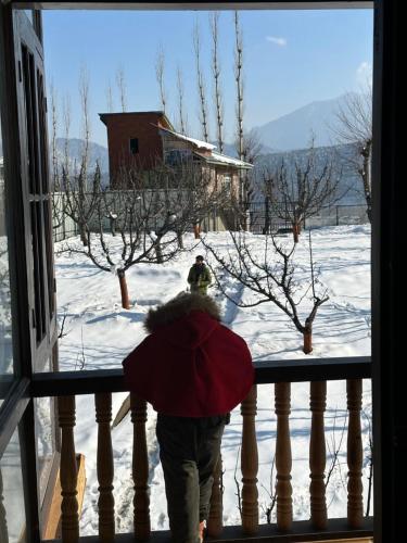 Hideaway Cottages , Tangmarg during the winter