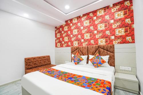Katil atau katil-katil dalam bilik di FabHotel Tapovan Inn