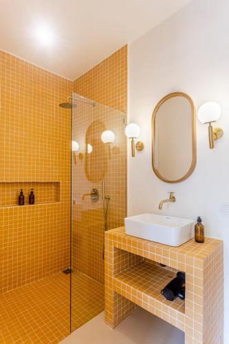 Bilik mandi di RIYURI GUESTHOUSE