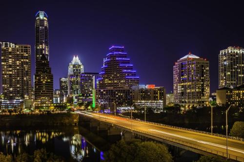 Nespecifikovaný výhled na destinaci Austin nebo výhled na město při pohledu z prázdninového domu