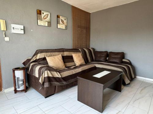 Posedenie v ubytovaní Apartamento Algafequi con terraza privada