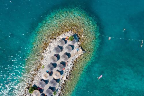 Gambar di galeri bagi Ocean di Njivice