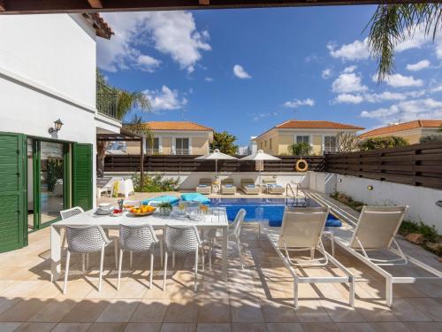 Parveke tai terassi majoituspaikassa Villa Eftihia