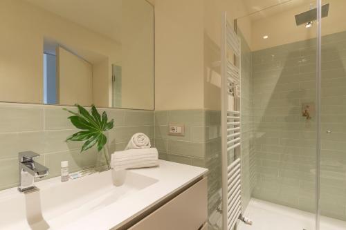 Lungarno marvelous apartment with private parking