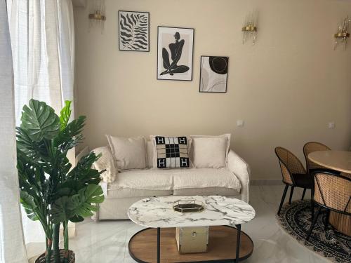 FOCH Ave - Arc de Triomphe #21