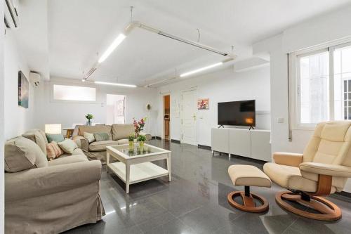 AMPLIO PISO EN ATARAZANAS