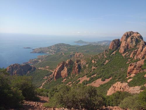 Photo de la galerie de l'établissement Appartement vue mer dans l Estérel - Les Clés de l'Esterel, à Saint-Raphaël