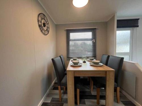 Χώρος καθιστικού στο Riverview Caravan