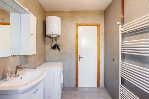 Vonios kambarys apgyvendinimo įstaigoje Holiday home in Tijarica - Split Riviera 45083